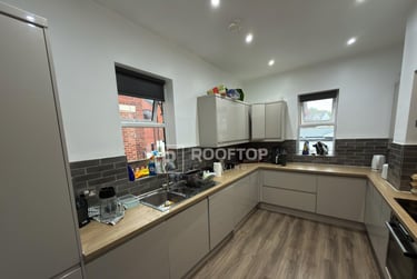 9 bed house, Regent Park Terrace, Rampart Road, Leeds, LS62AX - Image 4