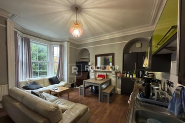 6 bed house, Hyde Park Terrace, Hyde Park, Leeds, LS61BJ - Image 2
