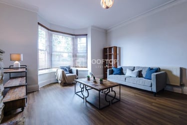 6 bed house, Consort Terrace, Woodhouse, Leeds, LS31ET - Image 2