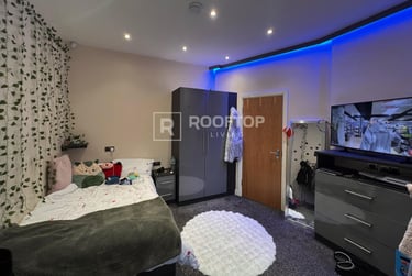 4 bed house, Victoria Road, Hyde Park, Leeds, LS61DU - Image 4
