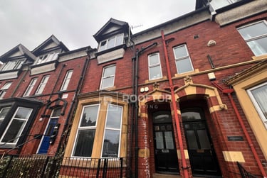 4 bed house, Regent Park Avenue, Rampart Road, Leeds, LS62AU - Image 2
