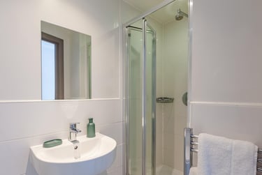Top Floor Classic Studio at Mercury House, St Peters Road, City Centre, Bournemouth, BH12NT - Image 6