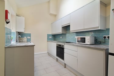 4 bed house, Guest Road, Sharrowvale, Sheffield, S118UJ - Image 1