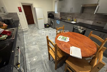 8 bed house, Bainbridge Road, Headingley, Leeds, LS63AD - Image 4