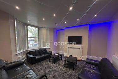8 bed house, Bainbridge Road, Headingley, Leeds, LS63AD - Image 1