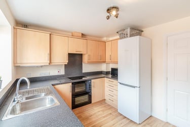5 bed house, Wheeltappers Way, City Centre, Loughborough, LE115EA - Image 1