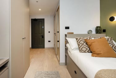 6 Bed Classic Ensuite - Image 5