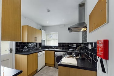 6 bed house, Bower Road, Crookesmoor, Sheffield, S101ER - Image 2