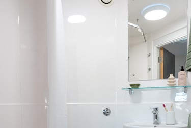 Premium Studio, Top Floor - Image 3