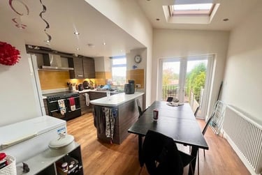 6 bed house, School Road, Crookes, St Vincents Quarter, Sheffield, S101GN - Image 1