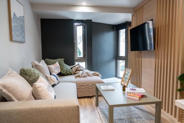 Deluxe Ensuite, Top Floor - Image 2