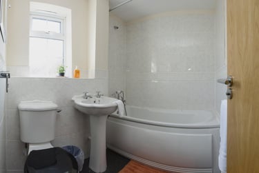4 bed house, Goldfinch Close, City Centre, Loughborough, LE113HG - Image 11