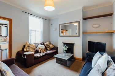 4 bed house, Fearon Street, City Centre, Loughborough, LE115DG - Image 2
