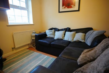 4 bed house, Goldfinch Close, City Centre, Loughborough, LE113HG - Image 2
