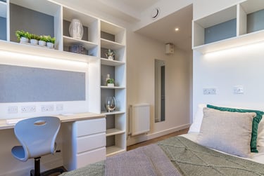 6 Bed Premium Ensuite at Saltwater Place, Notte Street, The Hoe, Plymouth, PL12RQ - Image 2