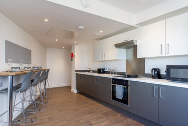 5 Bed Premium Ensuite at Saltwater Place, Notte Street, The Hoe, Plymouth, PL12RQ - Image 10