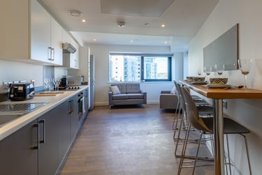 4 Bed Premium Ensuite at Saltwater Place, Notte Street, The Hoe, Plymouth, PL12RQ - Image 1