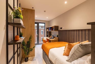 Modern Standard Ensuite - Image 1