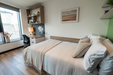 Silver Plus En Suite at Leonardo, 8 Great George Street, City Centre, Leeds, LS28GZ - Image 1