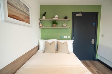 Silver Plus En Suite at Leonardo, 8 Great George Street, City Centre, Leeds, LS28GZ - Image 3