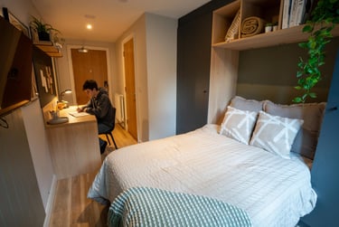 Ensuite 4 Bed Apartment at Fusion Nottingham, 1 King Edward Street, City Centre, Nottingham, NG11BN - Image 6