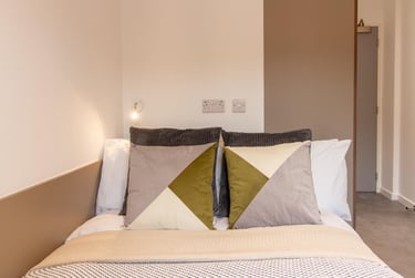 Standard Ensuite - Image 9