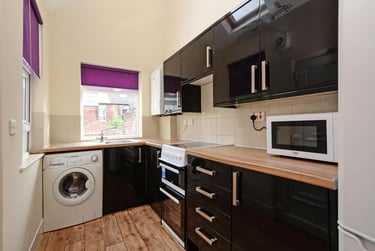 4 bed house, Denham Road, Sharrow, Sheffield, S118NE - Image 2