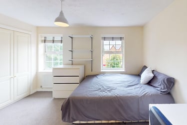 4 bed house, Kingfisher Way, City Centre, Loughborough, LE113NF - Image 3