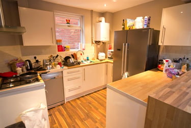 6 bed house, Rolleston Drive, Lenton, Nottingham, NG71LA - Image 2
