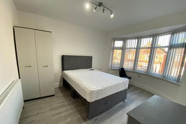 7 bed house, Queens Road, Beeston, Nottingham, NG92FF - Image 1