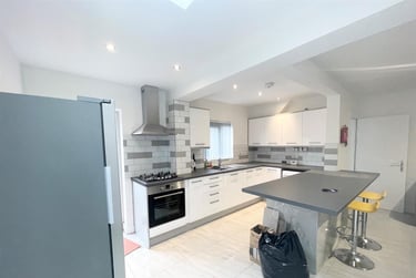 6 bed house, Coventry Road, Beeston, Nottingham, NG92EG - Image 1