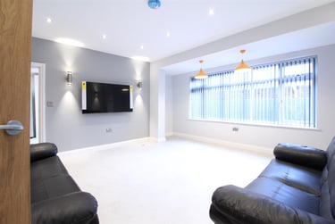6 bed house, Fletcher Road, Beeston, Nottingham, NG92EL - Image 1