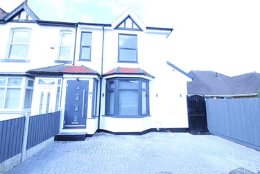 6 bed house, Fletcher Road, Beeston, Nottingham, NG92EL - Image 2