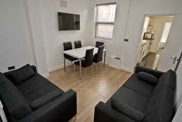 5 bed house, Frederick Grove, Lenton, Nottingham, NG71SG - Image 2