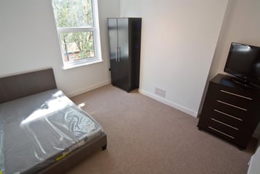 5 bed house, Frederick Grove, Lenton, Nottingham, NG71SG - Image 1
