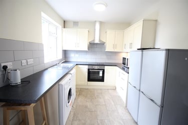 5 bed house, Welby Avenue, Lenton, Nottingham, NG71QL - Image 1