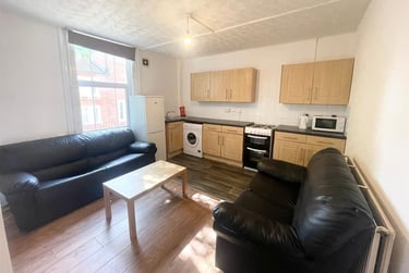3 bed house, Annesley Grove, Arboretum, Nottingham, NG14GU - Image 3