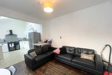 7 bed house, Bute Avenue, Lenton, Nottingham, NG71QA - Image 2