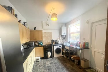 5 bed house, Church Avenue, Lenton, Nottingham, NG72EW - Image 2