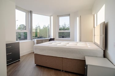 5 bed house, Queens Road East, Lenton Abbey, Nottingham, NG92LD - Image 2