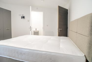 6 bed house, Queens Road East, Lenton Abbey, Nottingham, NG92LD - Image 5