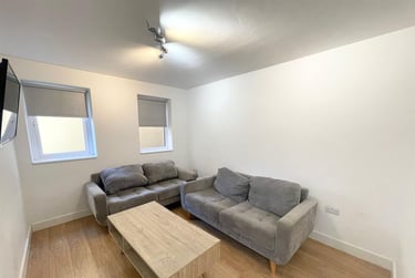 6 bed house, Queens Road East, Lenton Abbey, Nottingham, NG92GN - Image 2
