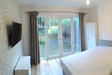 4 bed house, Lower Road, Lenton Abbey, Nottingham, NG92GT - Image 2