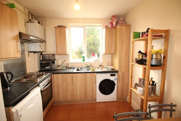 5 bed house, Rolleston Drive, Lenton, Nottingham, NG71JT - Image 1