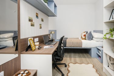 Premium 4 Bed Ensuite - Image 2
