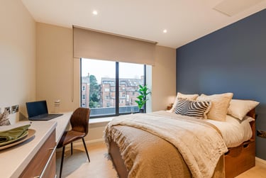 Classic Studio at Ryan Hall, 28 Elmwood Avenue, Queen's Quarter, Belfast, BT96AY - Image 1