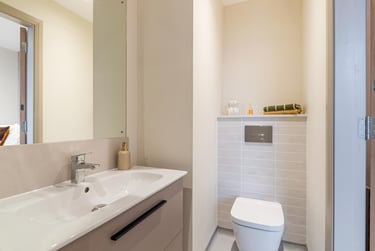 Deluxe Bay Studio at Ryan Hall, 28 Elmwood Avenue, Queen's Quarter, Belfast, BT96AY - Image 13