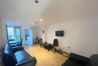 6 bed house, Frederick Grove, Lenton, Nottingham, NG71SG - Image 1