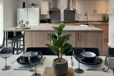 Premium Townhouse Ensuite - Image 8