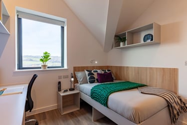 Premium Townhouse Ensuite - Image 10